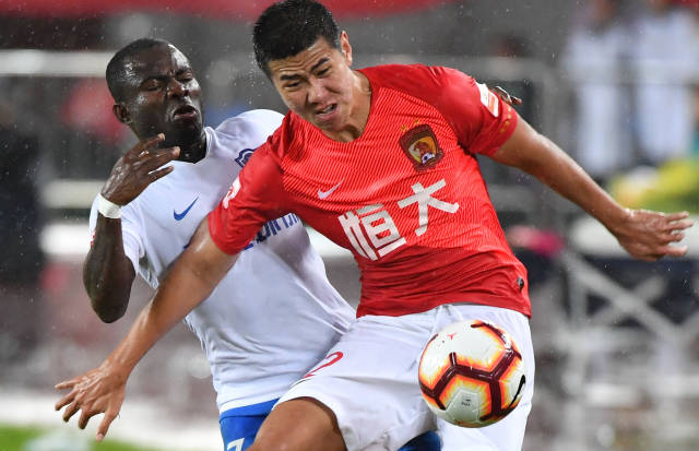 前锋迈向稳 前锋迈向稳