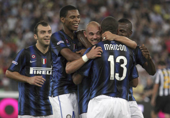 CBA浙江男篮险胜青岛