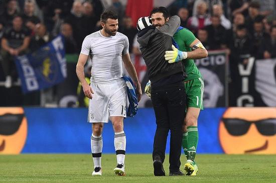 收入囊中 收入囊中